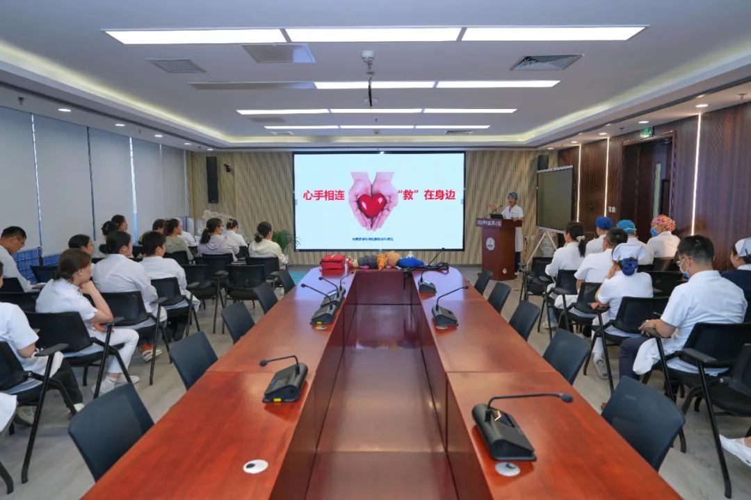 心手相連 “救”在身邊 | 醫(yī)院開展2025年急救技能培訓(xùn)